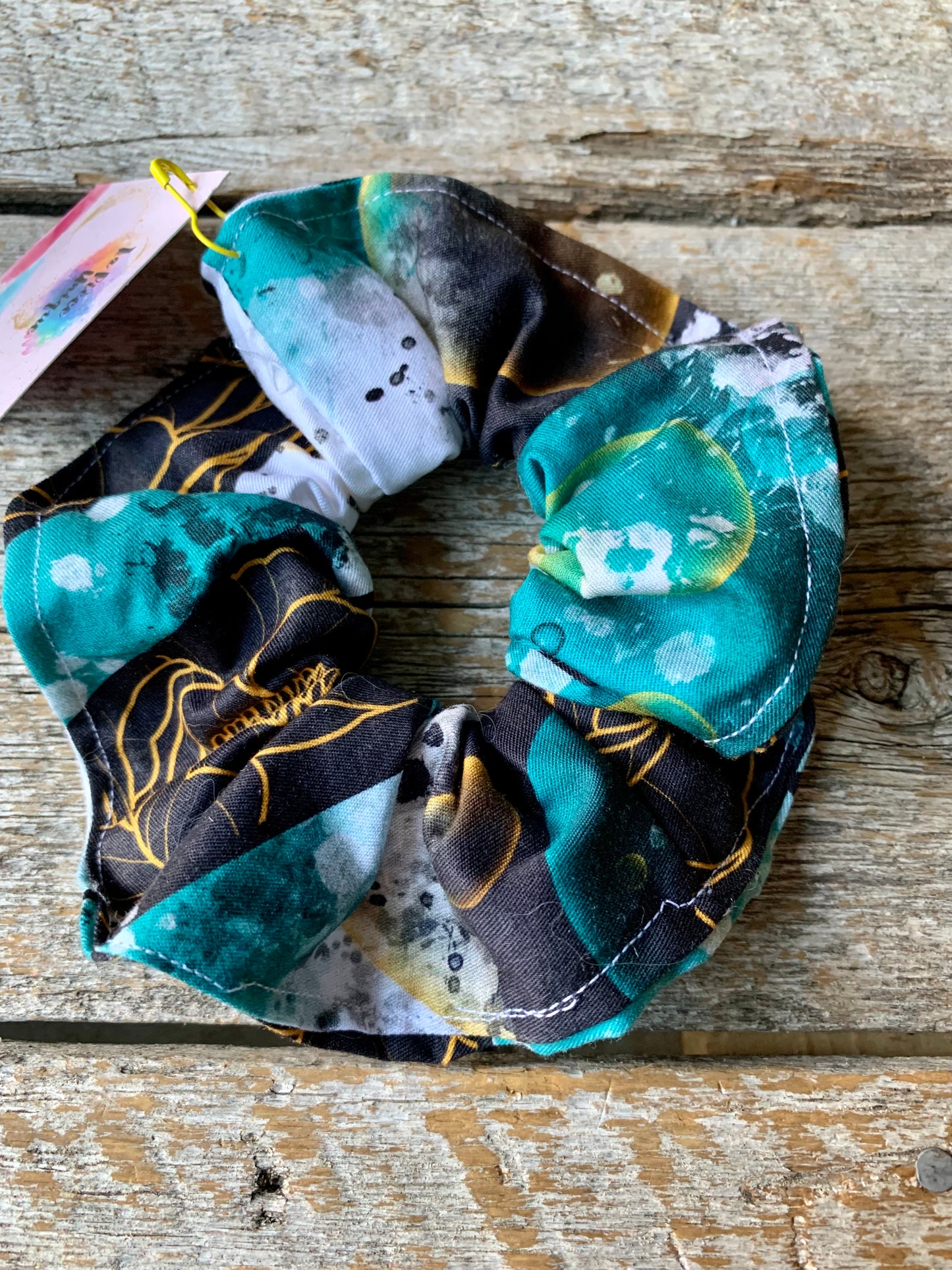 Chouchou - Fleurs ocre sur fond Aqua, blanc et noir